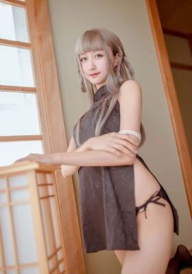 qq头像欧美男生黑白_BD国语电影完整版